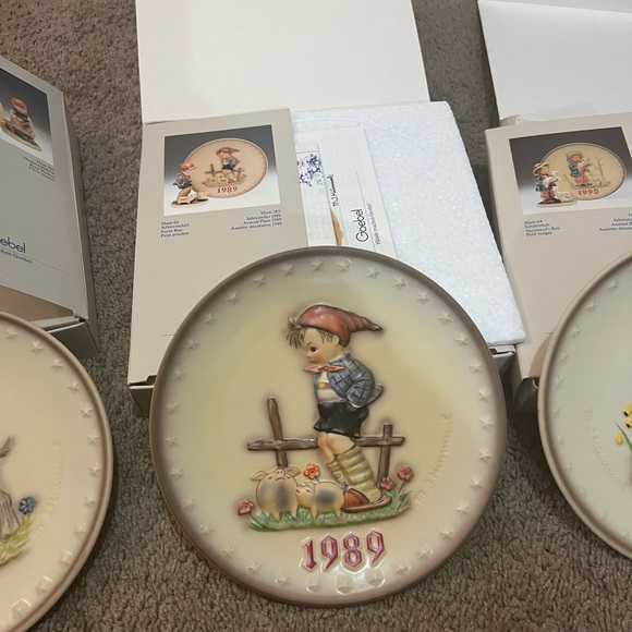 Set of five HUMMEL plates 1988-1992 new in box - Picture 3 of 11